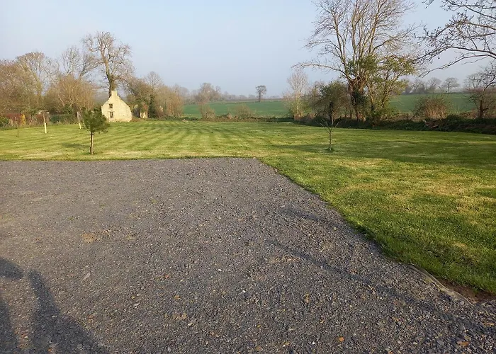 Proche De La Pointe Du Hoc En Bessin *